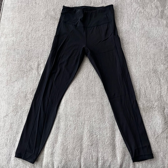 Athleta Ultimate Stash Pocket 7/8 Tight in SuperSonic, BLACK SIZE S - Picture 2 of 4